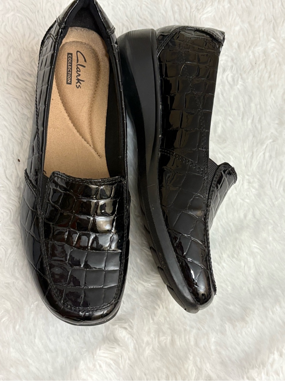 Clarks Collection women's black leather loafers Glossy Crocodile
Pattern Sz 7